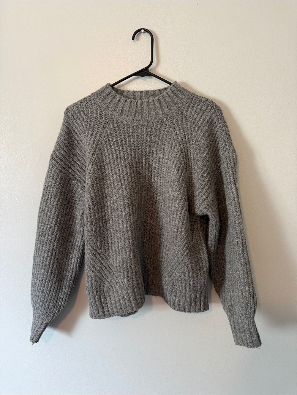 Old Navy Gray Ribbed Crewneck Sweater